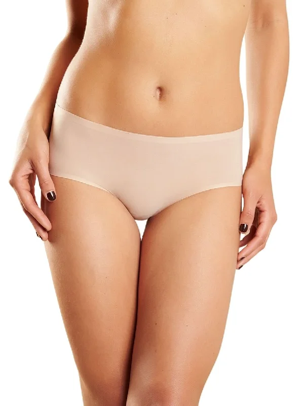 Nude Sand
