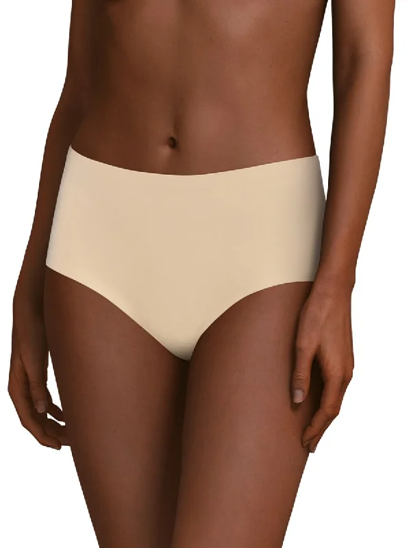 Nude Sand