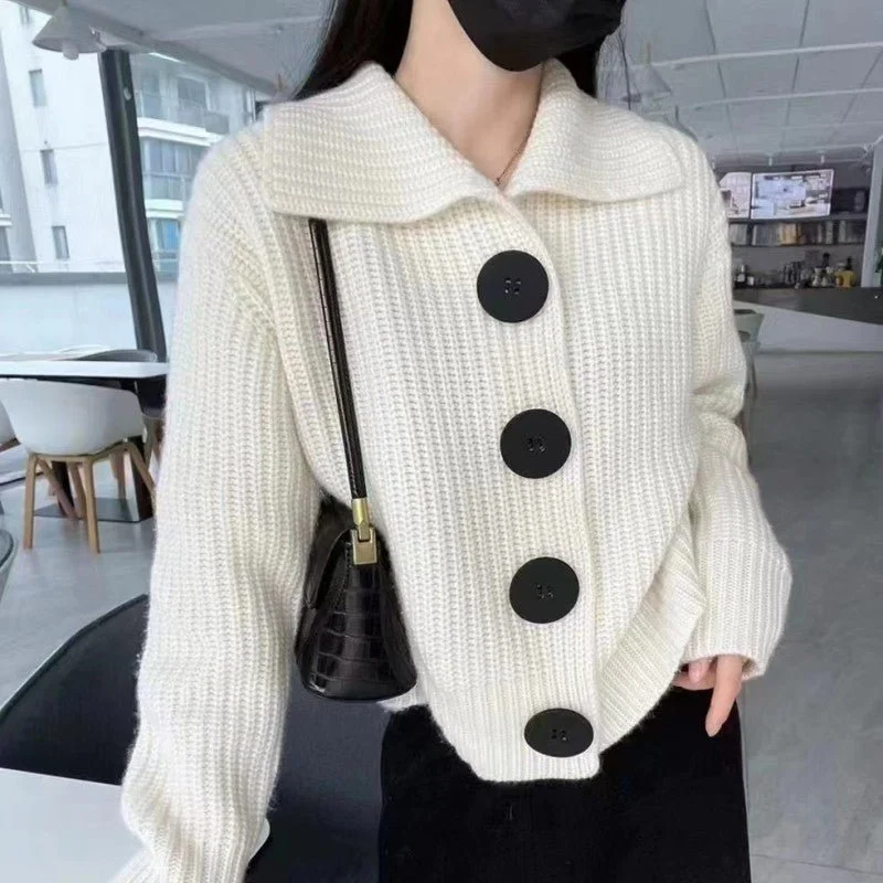 Beige,