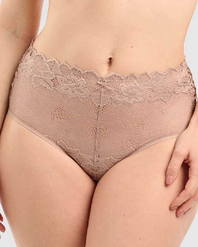 Women's seamless high - waisted briefs for tummy controlArum Prima Mid Rise Sheer Stretch Lace Brief Sans Complexe Women's seamless high - waisted briefs for tummy controlArum Prima Mid Rise Sheer Stretch Lace Brief Sans Complexe