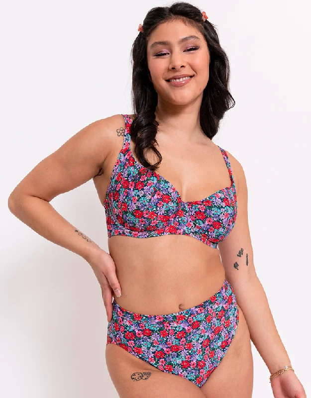 Satin - finish bikini briefs for a luxurious feelCurvy Kate Kitsch Kate Multiway Balcony Bikini Top Floral Print Satin - finish bikini briefs for a luxurious feelCurvy Kate Kitsch Kate Multiway Balcony Bikini Top Floral Print