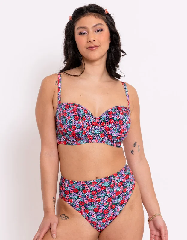 Bikini briefs with adjustable strapsCurvy Kate Kitsch Kate Bandeau Strapless Multiway Bikini Top Floral Print Bikini briefs with adjustable strapsCurvy Kate Kitsch Kate Bandeau Strapless Multiway Bikini Top Floral Print