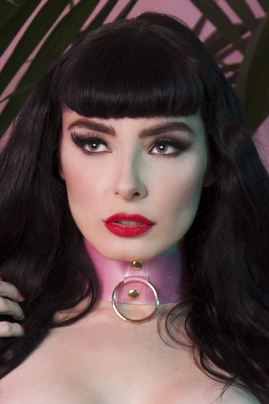 Bra with adjustable hooks for a customized fit​ Bettie Page Pink Latex Ring Choker
