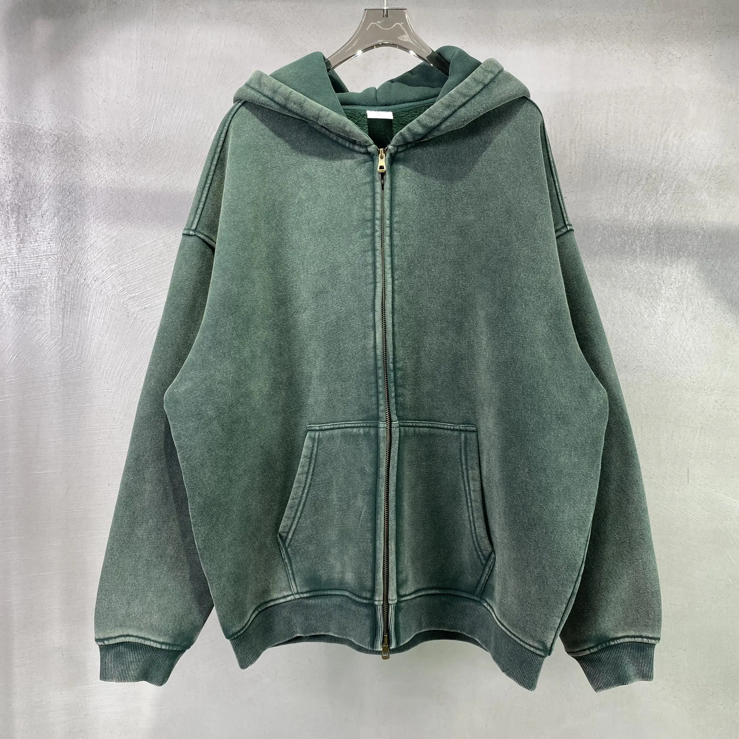 Shaper with a wireless design for more comfort​Fleece Zippered Batik Hoodies
