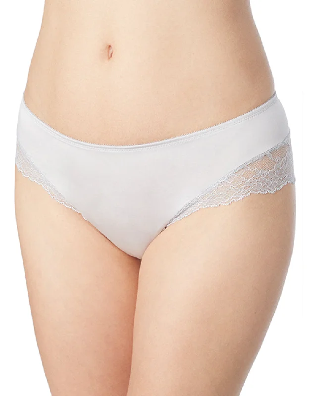 Bra with a seamless cup for a smooth silhouette​ Le Mystere Perfect 10 Tanga 3399