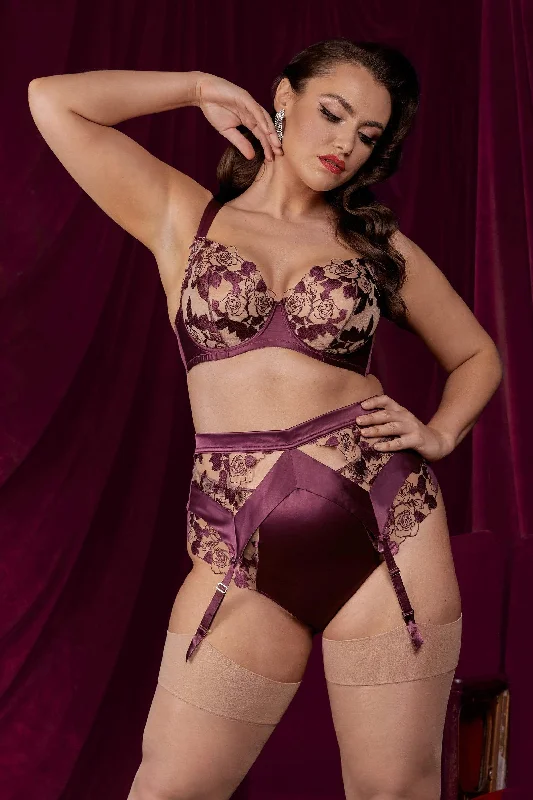 Convertible bras with adjustable straps for versatile styling Rosabelle Dark Cherry Curve Bra Convertible bras with adjustable straps for versatile styling Rosabelle Dark Cherry Curve Bra