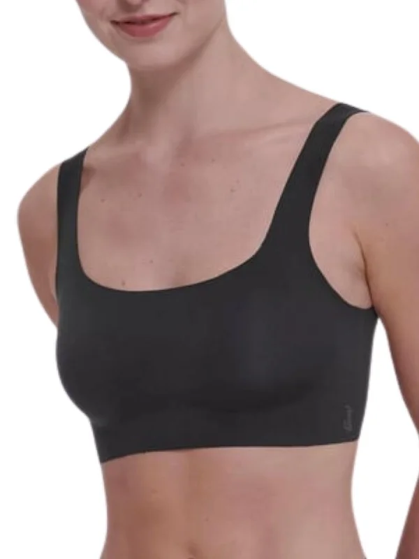 Molded cup underwire wired bras for a natural shape​ZERO Feel 2.0 Top - Black