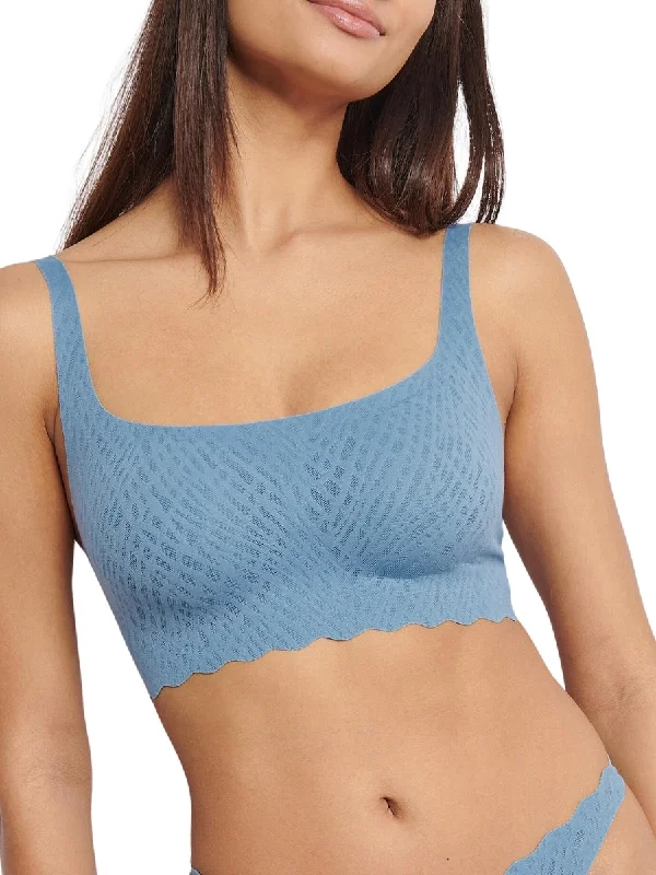 Underwire plus - size sports wired bras for larger bustsZERO Feel Bliss Top - Azura Blue Underwire plus - size sports wired bras for larger bustsZERO Feel Bliss Top - Azura Blue