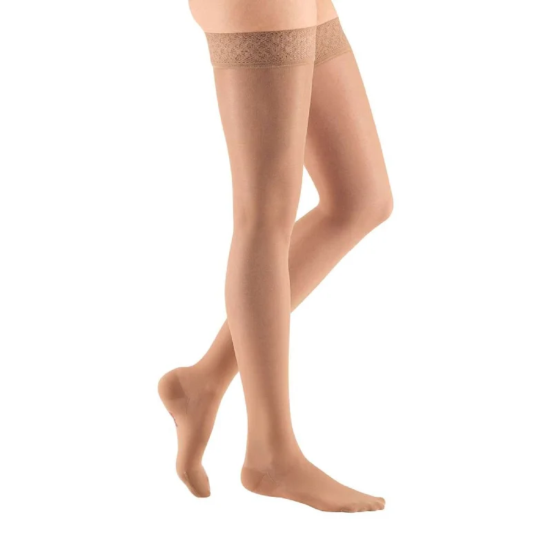 Cable - knit knee - high stockingsMediven Sheer & Soft 30-40 mmHg Thigh High w/Lace Silicone Top Band Cable - knit knee - high stockingsMediven Sheer & Soft 30-40 mmHg Thigh High w/Lace Silicone Top Band