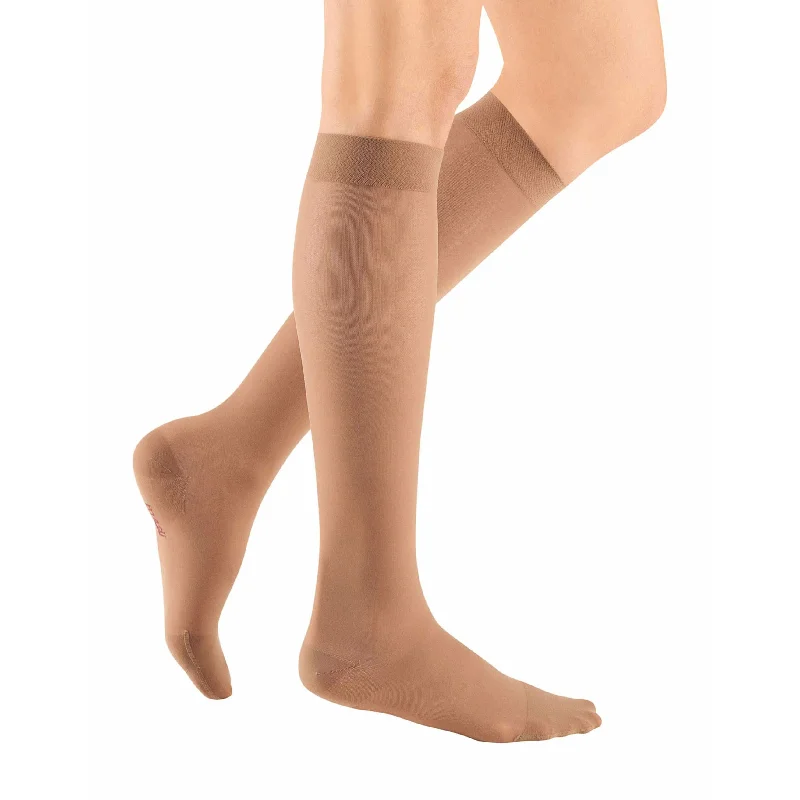 Vintage - style lace - up stockings​Mediven Sheer & Soft 8-15 mmHg Calf High