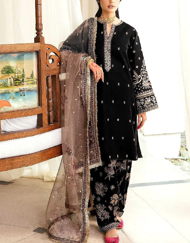 Heavy Embroidered Velvet Party Wear Dress with Emb. Organza Dupatta (DZ17621)